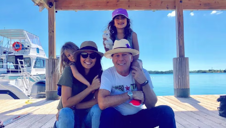 La-familia-de-Bruce-Willis-celebra-su-cumpleanos-numero-71.png