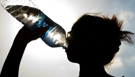 La-hidratacion-en-ninos-y-adolescentes-–-Salud-y-Medicina.png