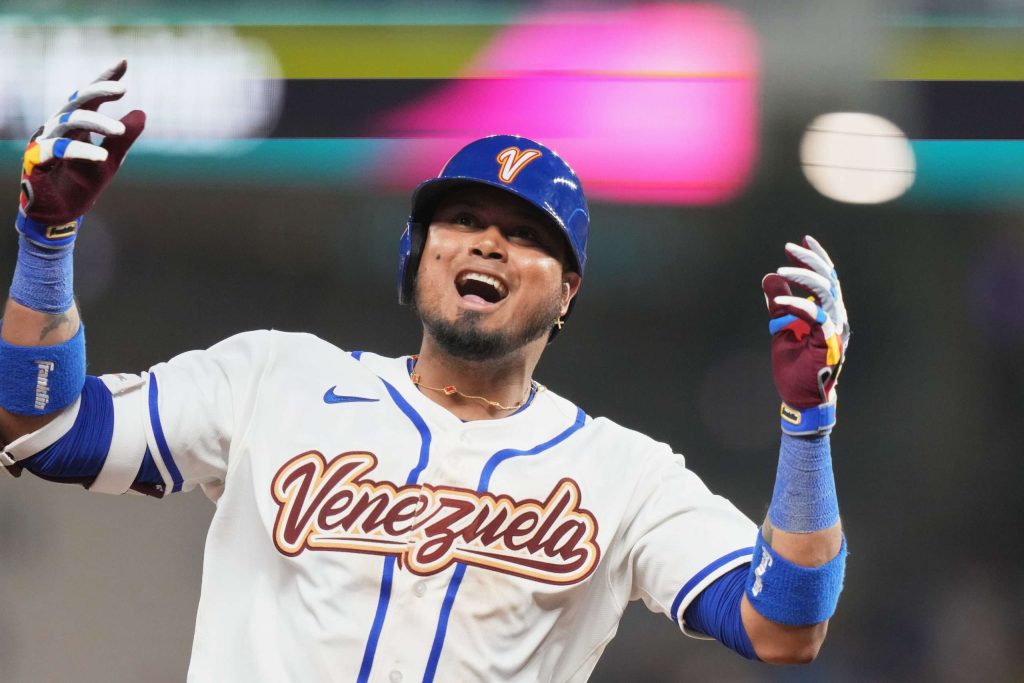 Luis-Arraez-marcha-lider-en-extrabases-en-el-Clasico.jpg