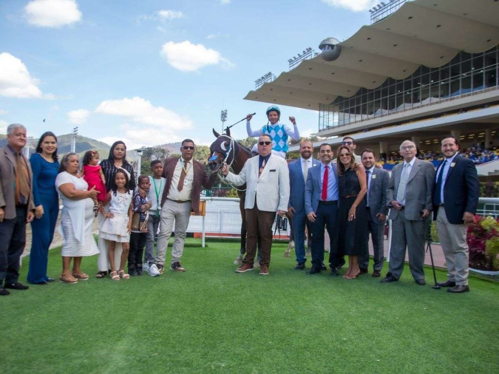 Ponsigue-respondio-y-va-rumbo-a-la-Triple-Corona.jpg