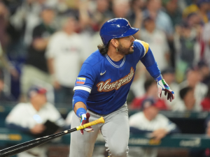 Rojos-celebran-actuacion-clave-de-Eugenio-Suarez-en-el-CMB.png