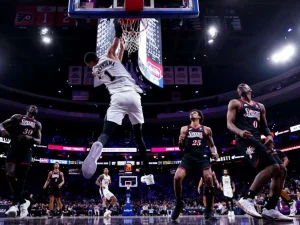 Spurs-vencen-sin-piedad-a-los-76ers.jpg