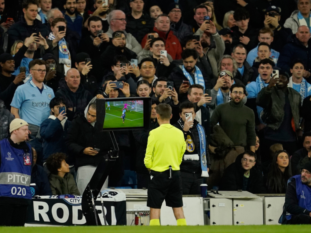 UEFA-convoca-a-las-grandes-ligas-para-hablar-del-VAR.png