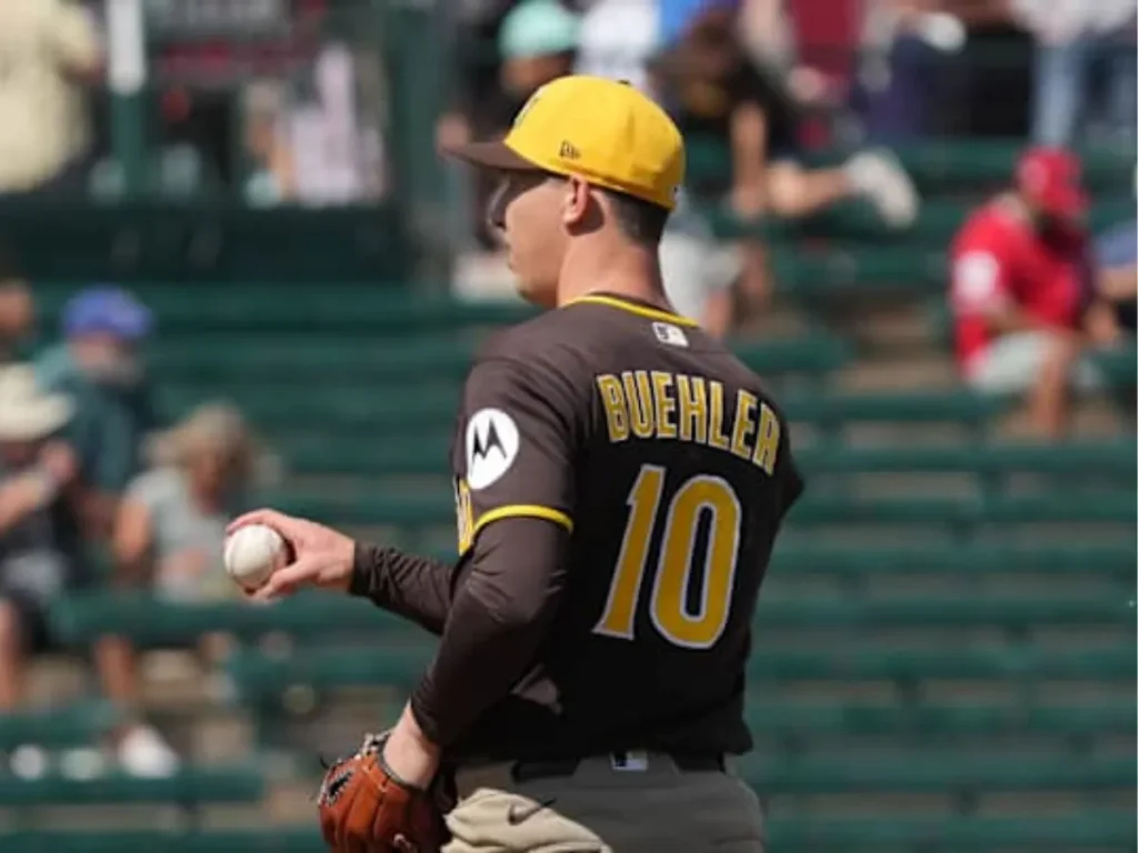 Walker-Buehler-luce-con-su-nuevo-uniforme.png