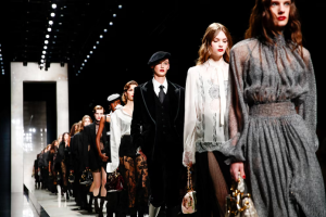 las-celebridades-revolucionan-la-moda-en-Milan-con-looks-audaces.png