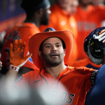 Altuve la saca pero los Cardenales se llevan el triunfo