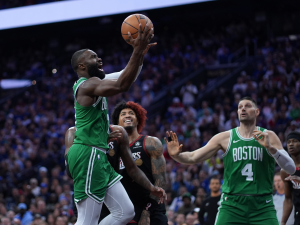 Celtics-vencen-a-76ers-en-el-Juego-3-con-25.png