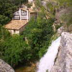 Dormir frente a una cascada: 4 casas rurales pegadas a saltos de agua que hipnotizan