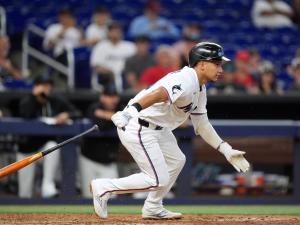 Javier-Sanoja-estuvo-efectivo-en-la-victoria-de-los-Marlins.png