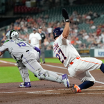 José Altuve sigue ascendiendo en las listas ofensivas