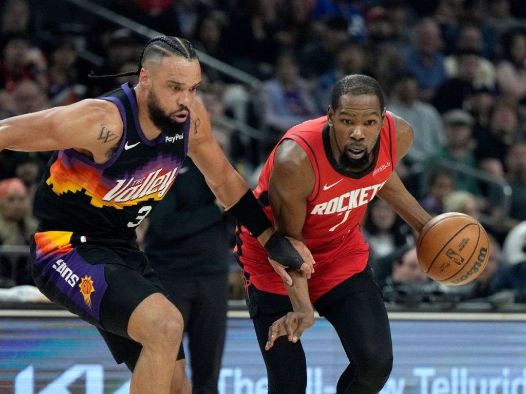 Kevin-Durant-anoto-24-puntos-en-su-regreso-a-Phoenix.jpg
