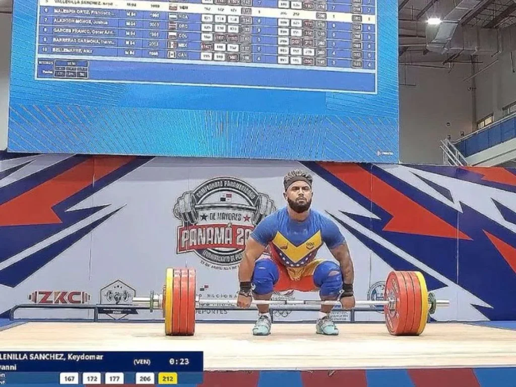 Keydomar-Vallenilla-alza-oro-con-record-panamericano.jpg
