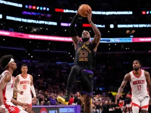 LeBron-comando-a-los-Lakers-para-vencer-a-Rockets.jpg