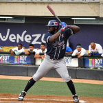 Marineros vence a Caciques en el estreno de la LMBP en La Isla