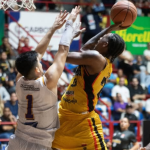 Nazhiah Carter sentenció el duelo marabino