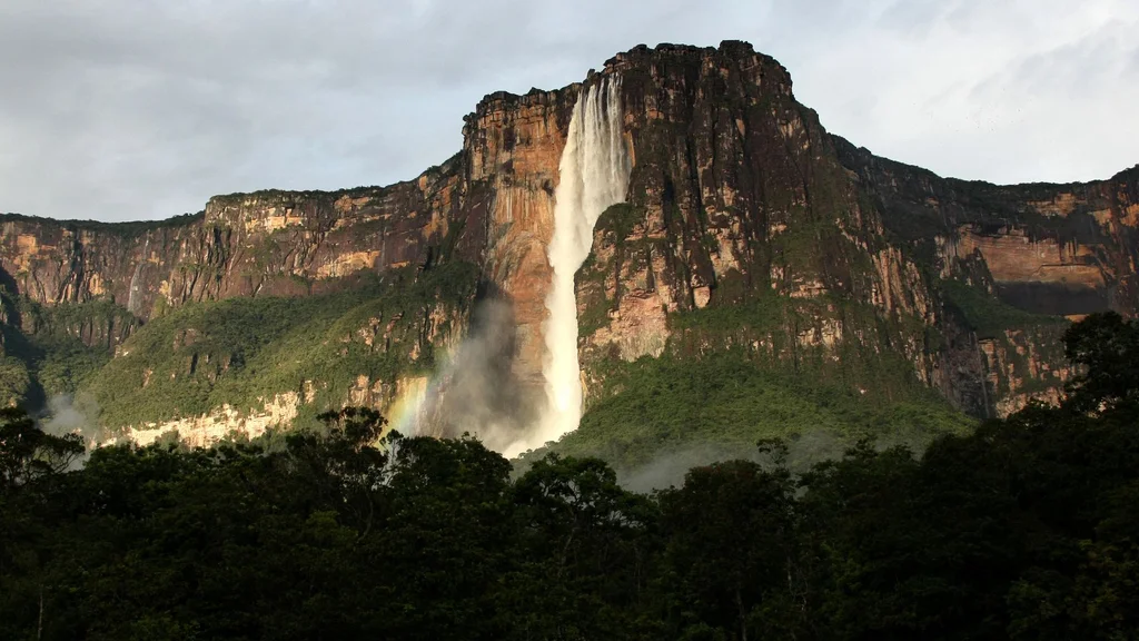 Nominaron-El-Salto-Angel-como-principal-atraccion-turistica-en-Sudamerica.png