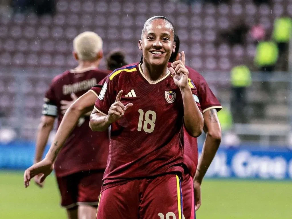 Vinotinto-Femenina-vapuleo-a-Bolivia-en-Cabudare.jpg