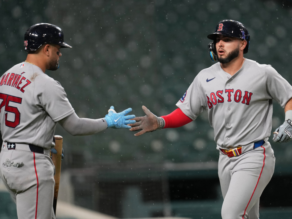 Abreu-y-Contreras-comandan-con-poder-victoria-de-Boston.png