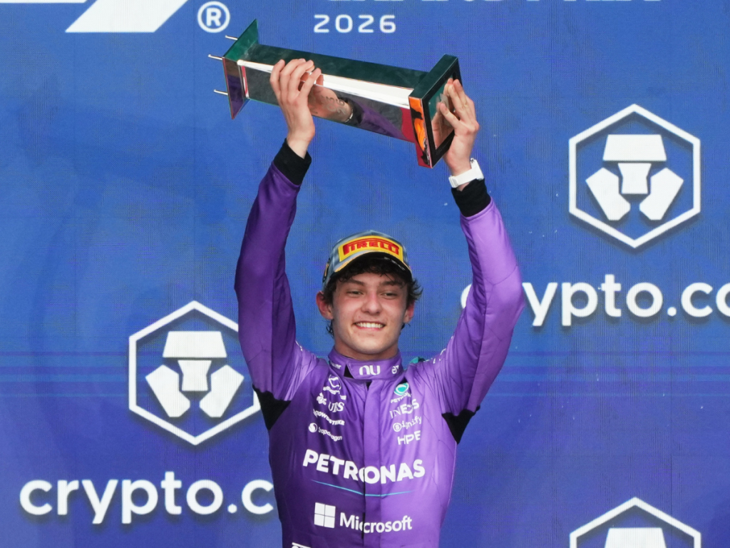 Antonelli-gano-con-autoridad-el-GP-de-Miami.png