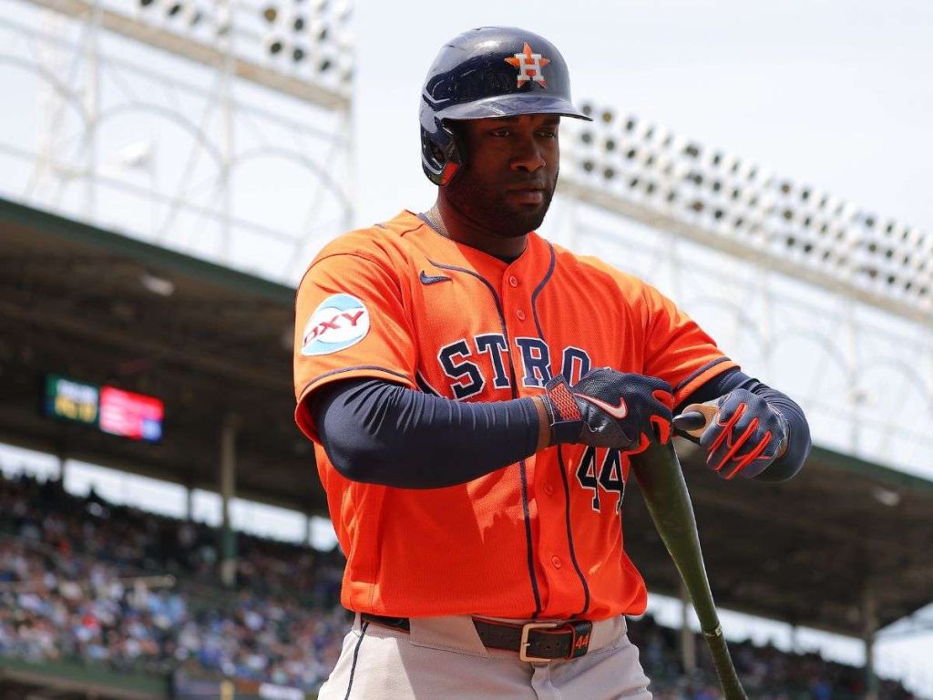 Astros-dan-descanso-a-Yordan-Alvarez-tras-espasmos-en-la.jpg