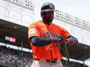 Astros-dan-descanso-a-Yordan-Alvarez-tras-espasmos-en-la.jpg