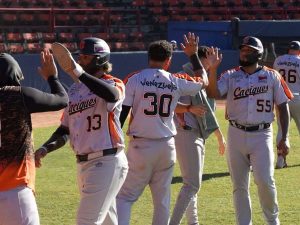 Caciques-aplasto-el-pitcheo-de-Guerreros.jpg