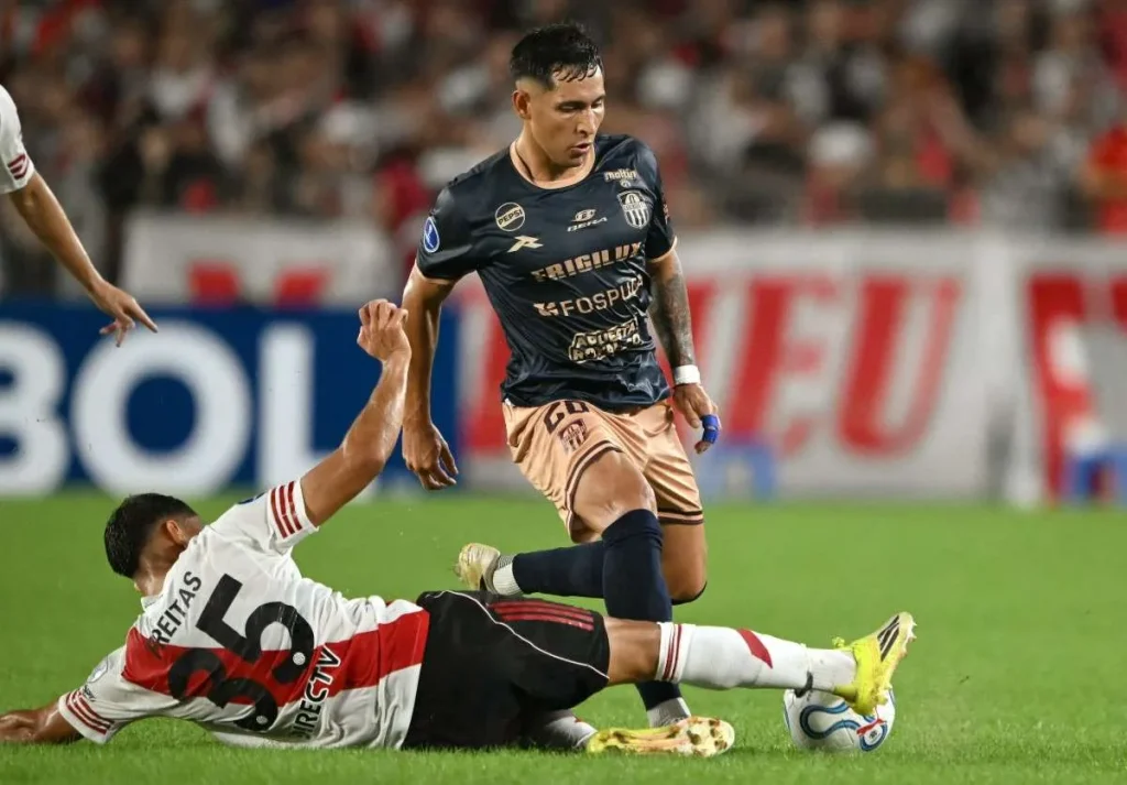 Carabobo-FC-recibe-a-River-Plate.jpg