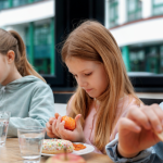 Combatiendo la obesidad infantil desde los colegios – Salud y Medicina