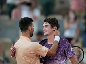Djokovic-cae-en-tercera-ronda-de-Roland-Garros.jpg