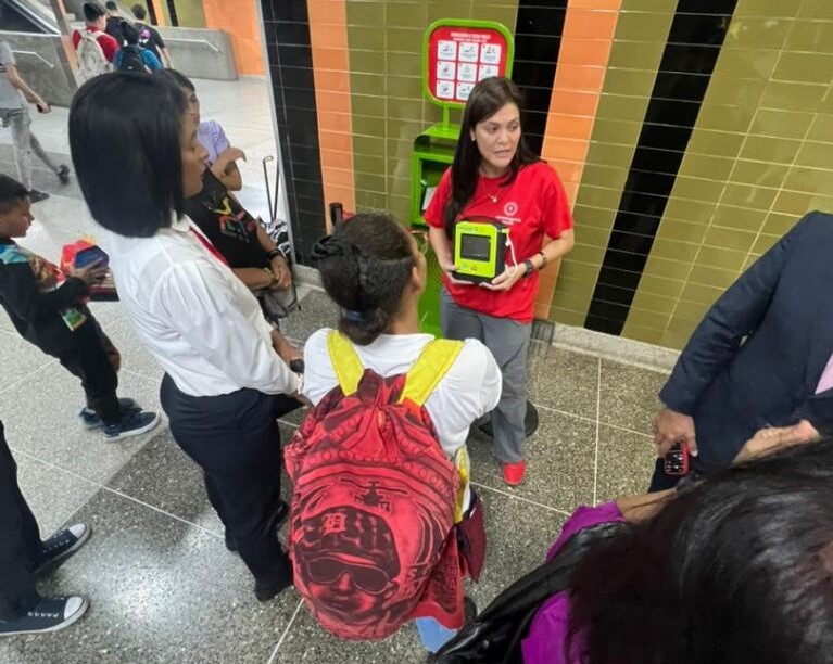 Estacion-La-Hoyada-del-Metro-ya-es-zona-cardioprotegida-con.jpeg