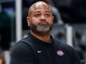 JB-Bickerstaff-firma-extension-con-los-Pistons.jpg