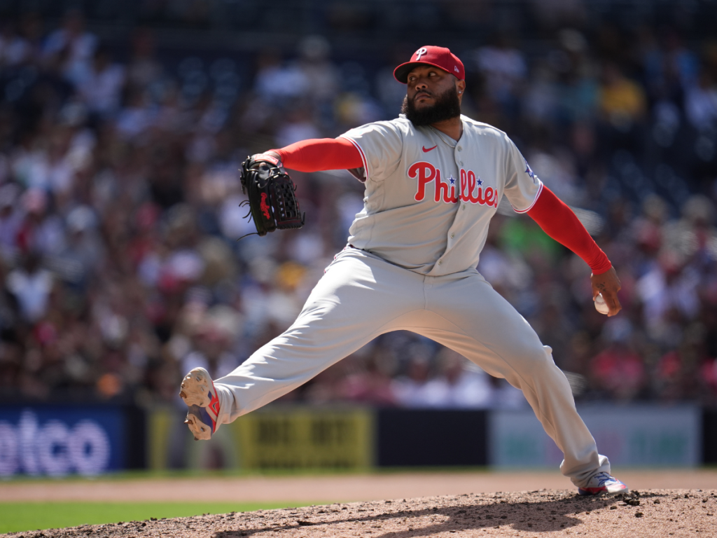 Jose-Alvarado-sella-el-triunfo-de-Philadelphia-ante-Padres.png