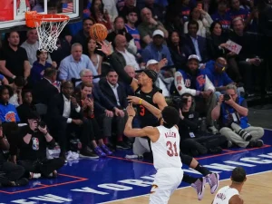 Knicks-dominan-a-Cavs-y-se-aceran-a-las-Finales.jpg