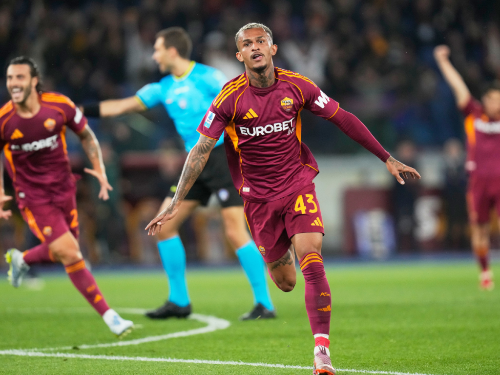 La-Roma-golea-y-presiona-por-puestos-de-Champions.png