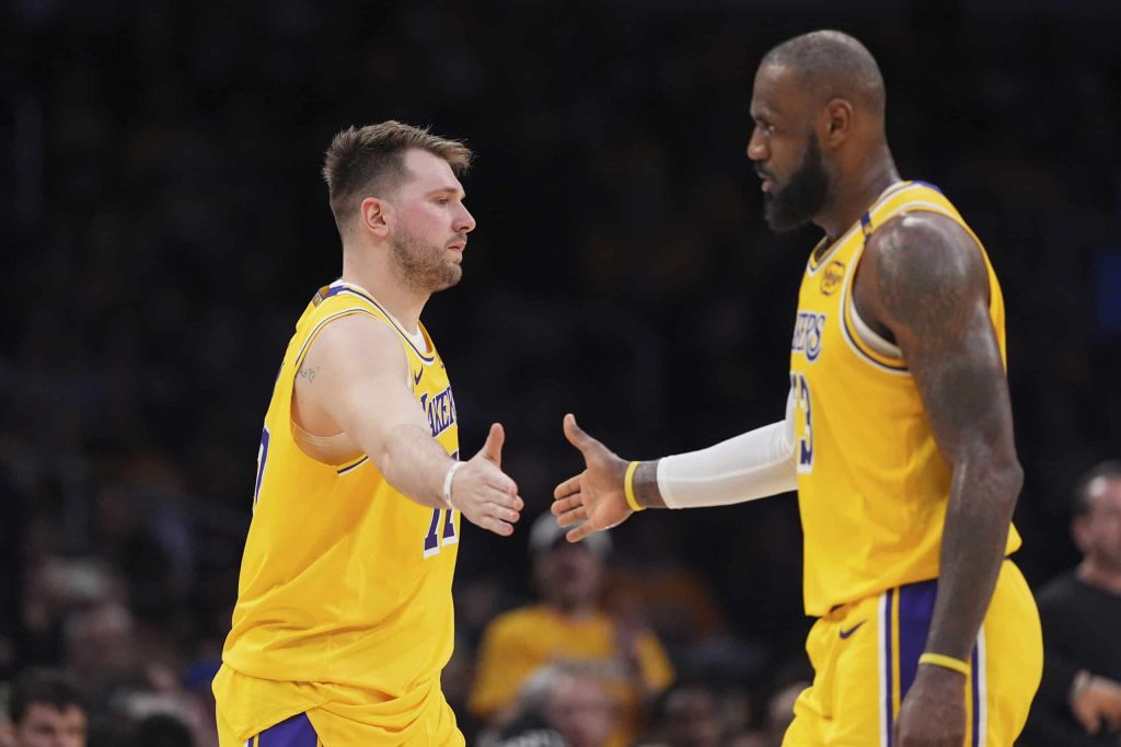 Lakers-priorizan-a-Doncic-mientras-LeBron-medita-su-futuro.jpg
