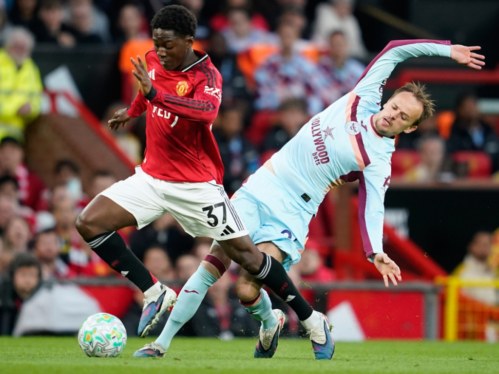 Manchester-United-renovo-a-Kobbie-Mainoo.png