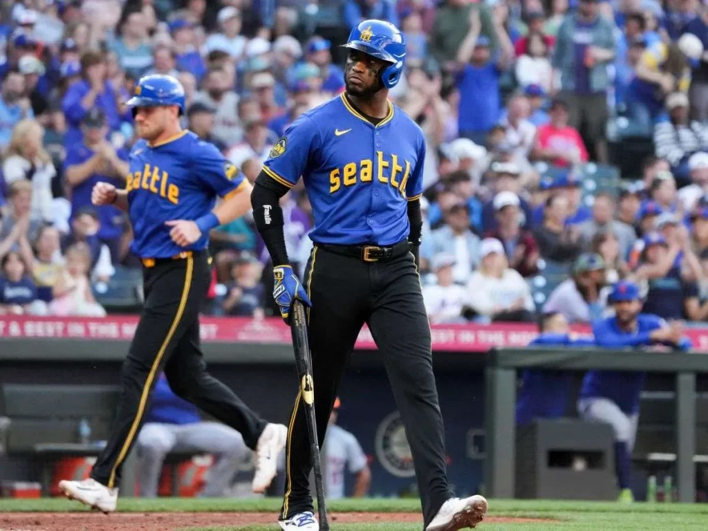 Marineros-activo-a-Victor-Robles-de-lista-de-lesionados.jpg