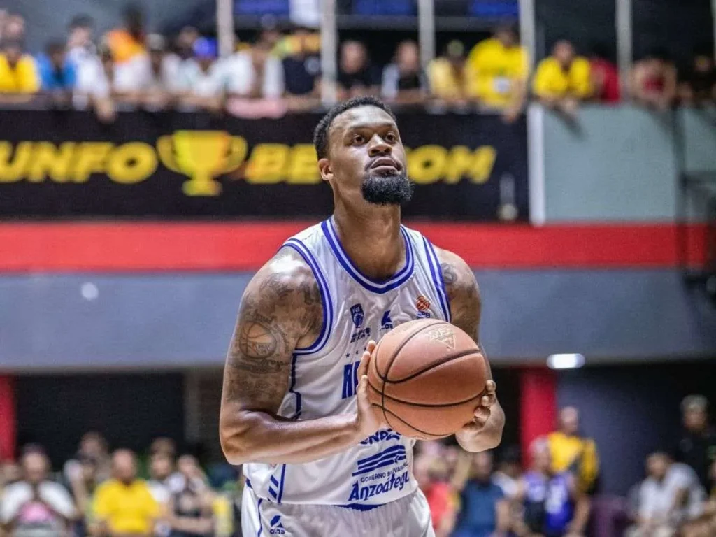 Marinos-le-tumbo-el-invicto-a-Gaiteros-en-Maracaibo.jpg