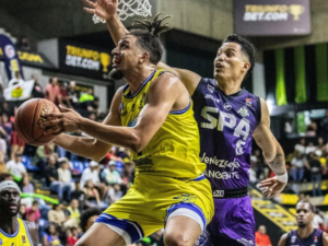 Marinos-vence-y-complica-las-cosas-a-Spartans.png