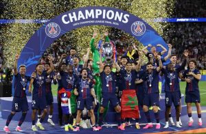 Rara-manera-de-celebrar-el-triunfo-del-PSG-Final-de.jpg