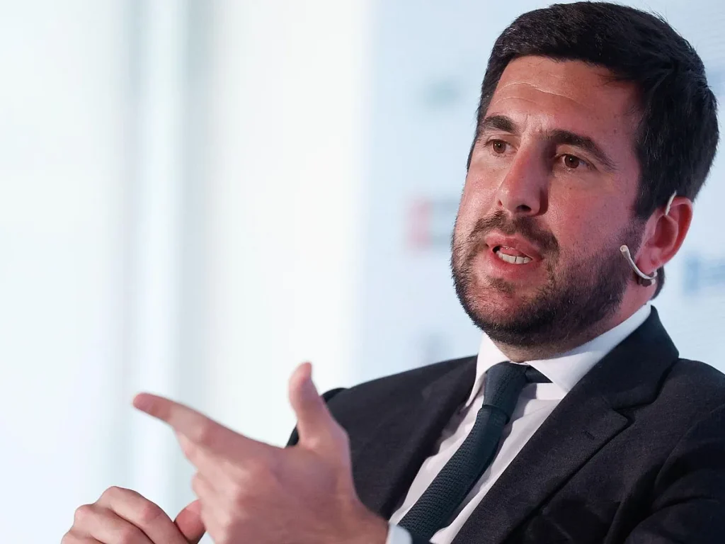 Real-Madrid-Enrique-Riquelme-se-presentara-a-las-elecciones.png