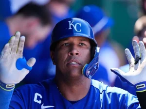 Salvador-Perez-El-catcher-latino-con-mas-jonrones-en-MLB.jpg