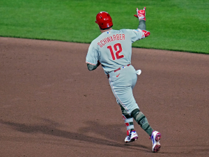 Schwarber-se-mantiene-fuera-de-la-alineacion-de-Filis-por.png