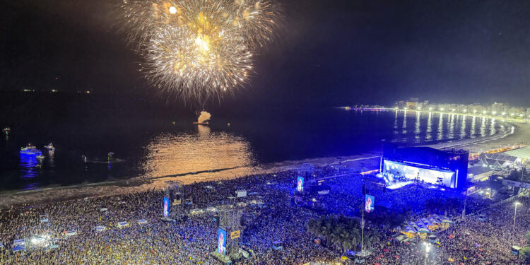 Shakira-enciende-Copacabana-con-‘La-fuerte-en-la-apertura-del.png