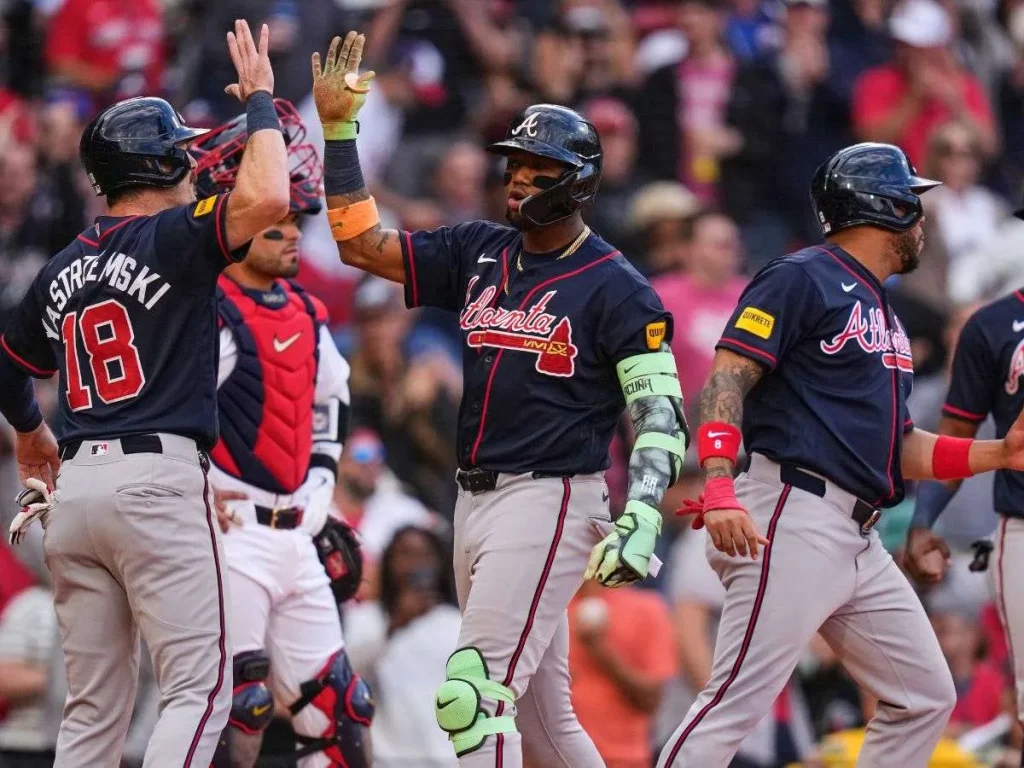 ¡Enorme-Acuna-se-volo-el-monstruo-verde-con-las-bases.jpg