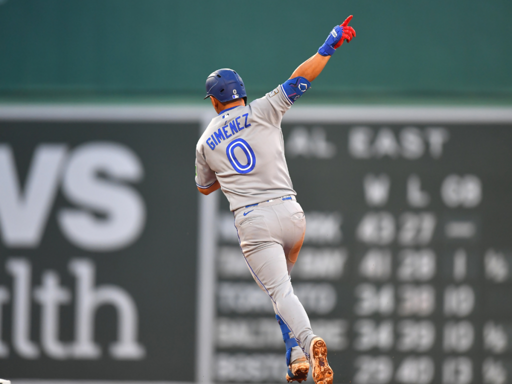 Andres-Gimenez-desato-su-poder-en-victoria-sobre-Boston.png