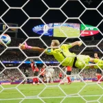 Austria y Argelia pactan empate