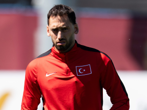 Calhanoglu-tiene-plena-confianza-en-Turquia-para-el-debut.png