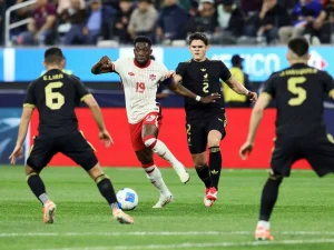 Canada-recupera-a-Alphonso-Davies-para-la-siguiente-ronda.jpg