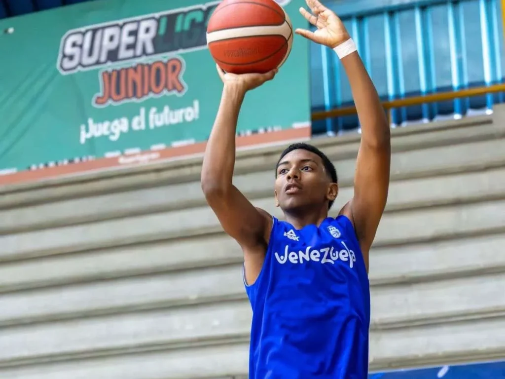 Carlos-Perez-destaca-la-union-en-la-Seleccion-U17.jpg